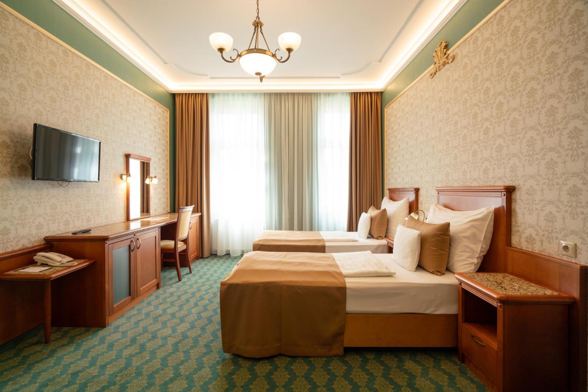 Elizabeth Hotel Gyula Extérieur photo