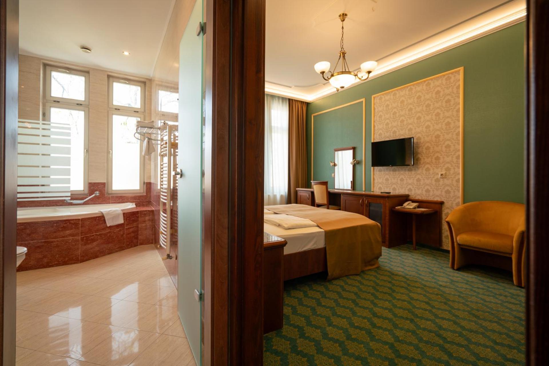 Elizabeth Hotel Gyula Extérieur photo