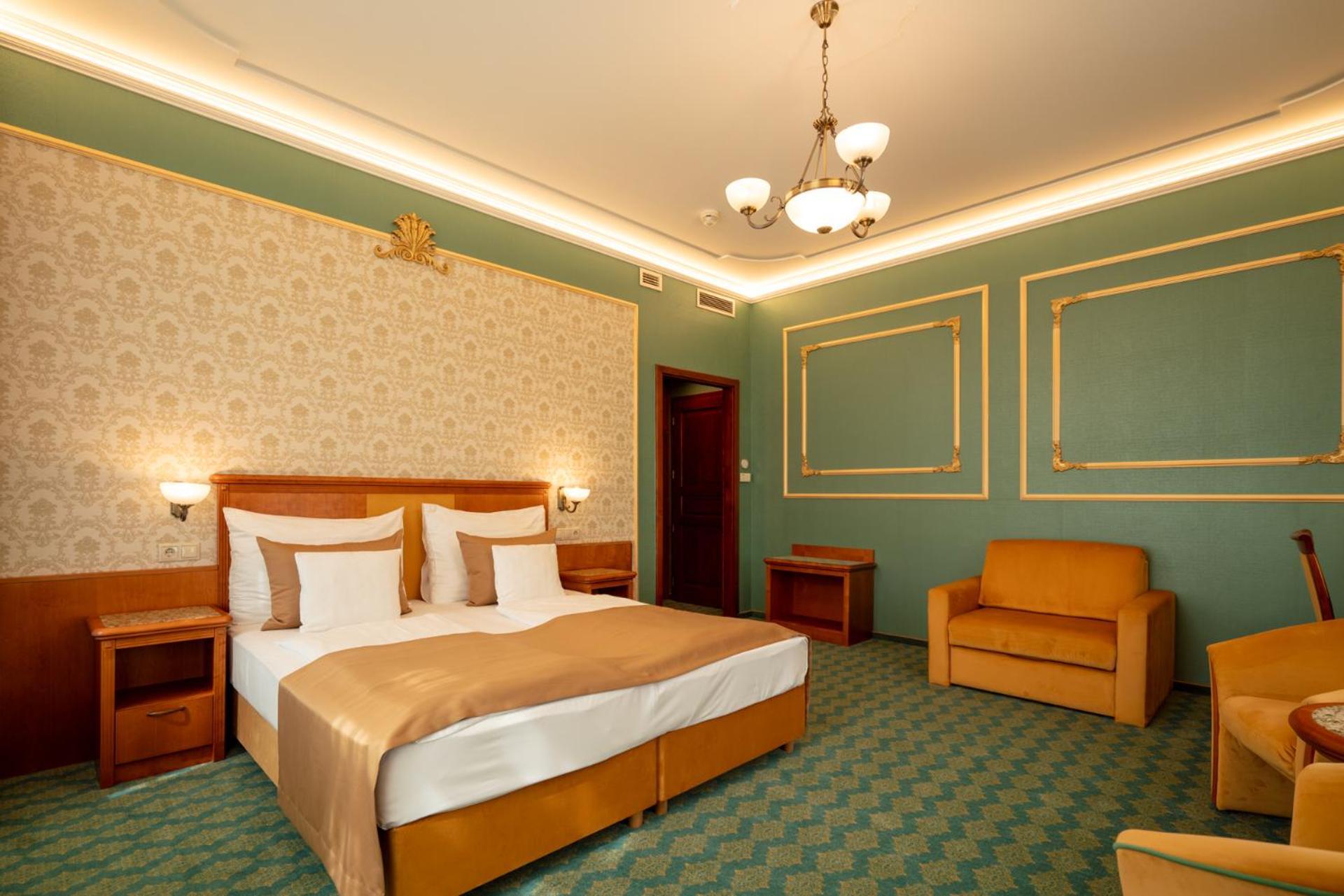Elizabeth Hotel Gyula Extérieur photo